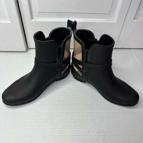 New BURBERRY Riddlestone Wrap Rain Booties Size 5 - Picture 6 of 8